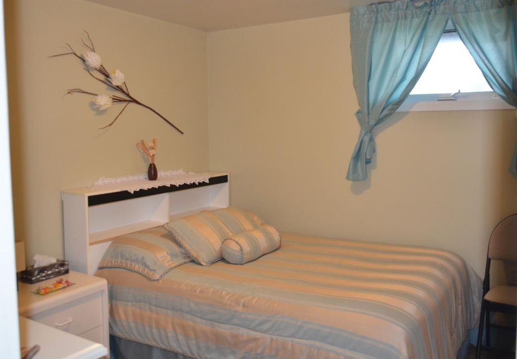 Gite Petales De Rose Cap-des-Rosiers Room photo