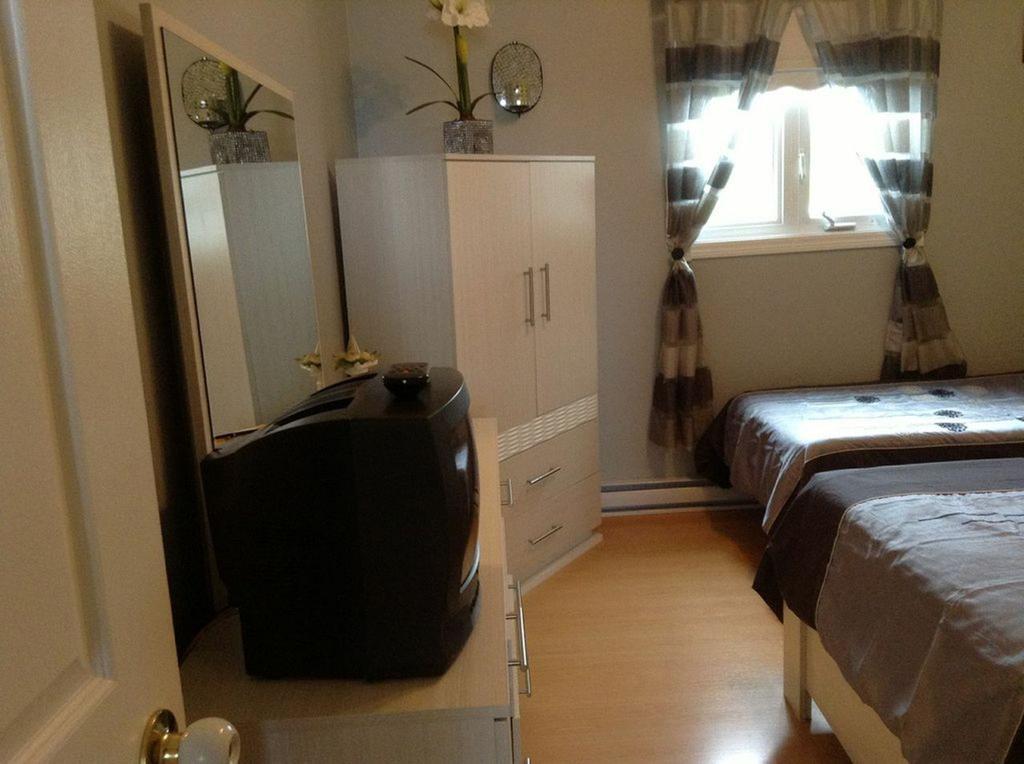 Gite Petales De Rose Cap-des-Rosiers Room photo